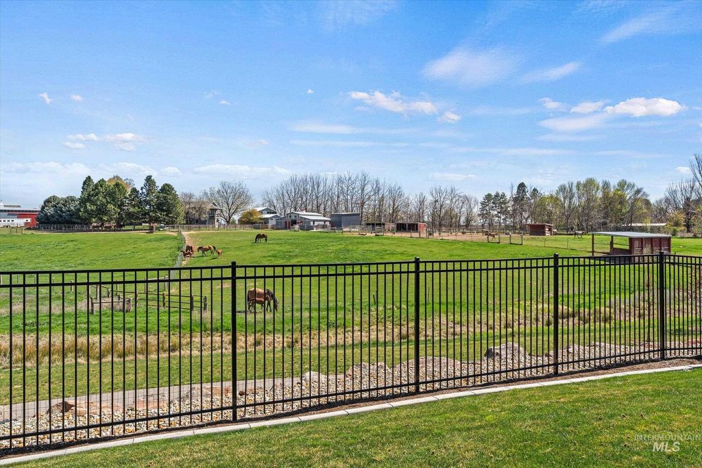 Photo of 2958 N Sun City Ave, Star, ID 83669 (MLS # 98981355)