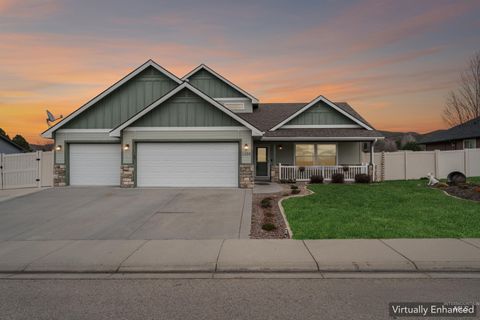 Photo of 1108 E Royalty Ave, Emmett, ID 83617 (MLS # 98977814)