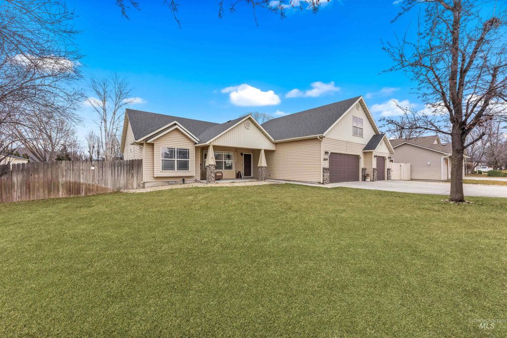 Photo of 2809 Dorman Ave, Caldwell, ID 83605 (MLS # 98975424)