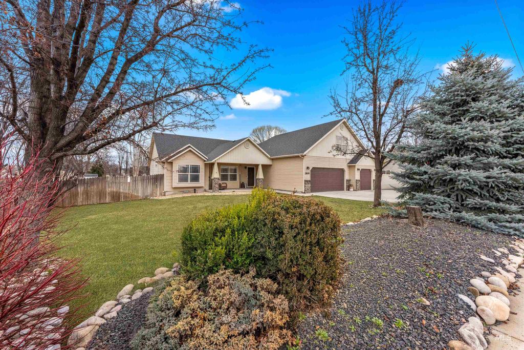 Photo of 2809 Dorman Ave, Caldwell, ID 83605 (MLS # 98975424)