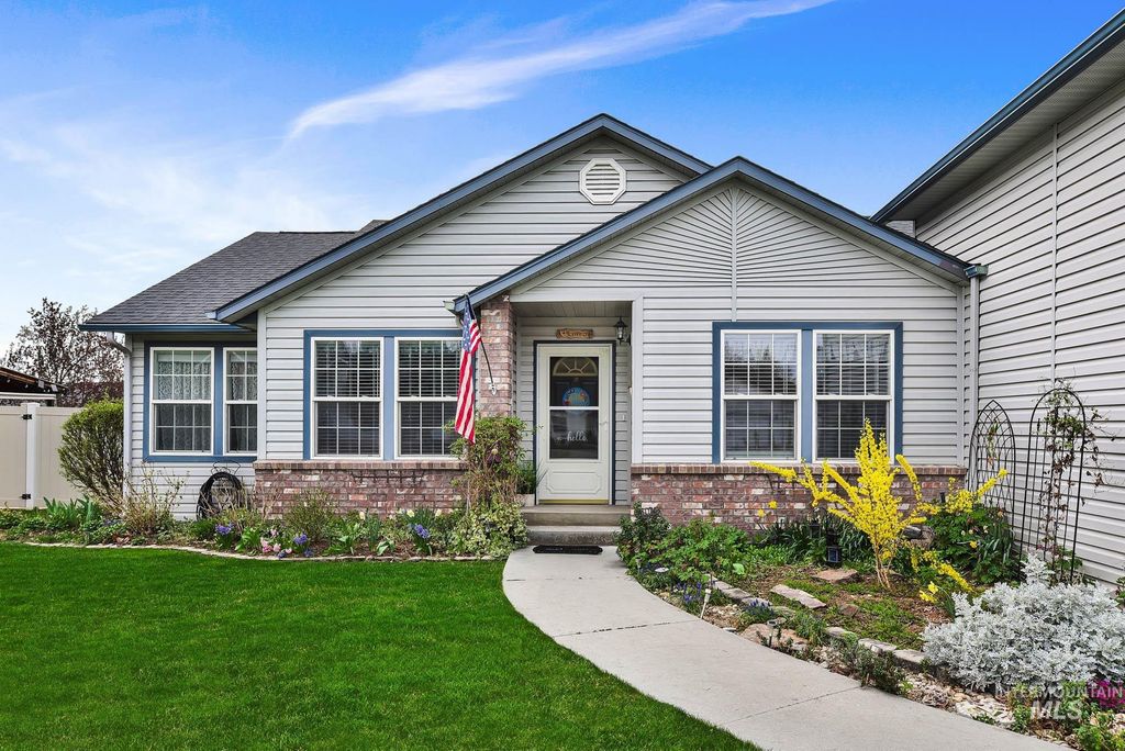 Photo of 57 W Claire St, Meridian, ID 83646 (MLS # 98980432)