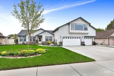 Photo of 57 W Claire St, Meridian, ID 83646 (MLS # 98980432)