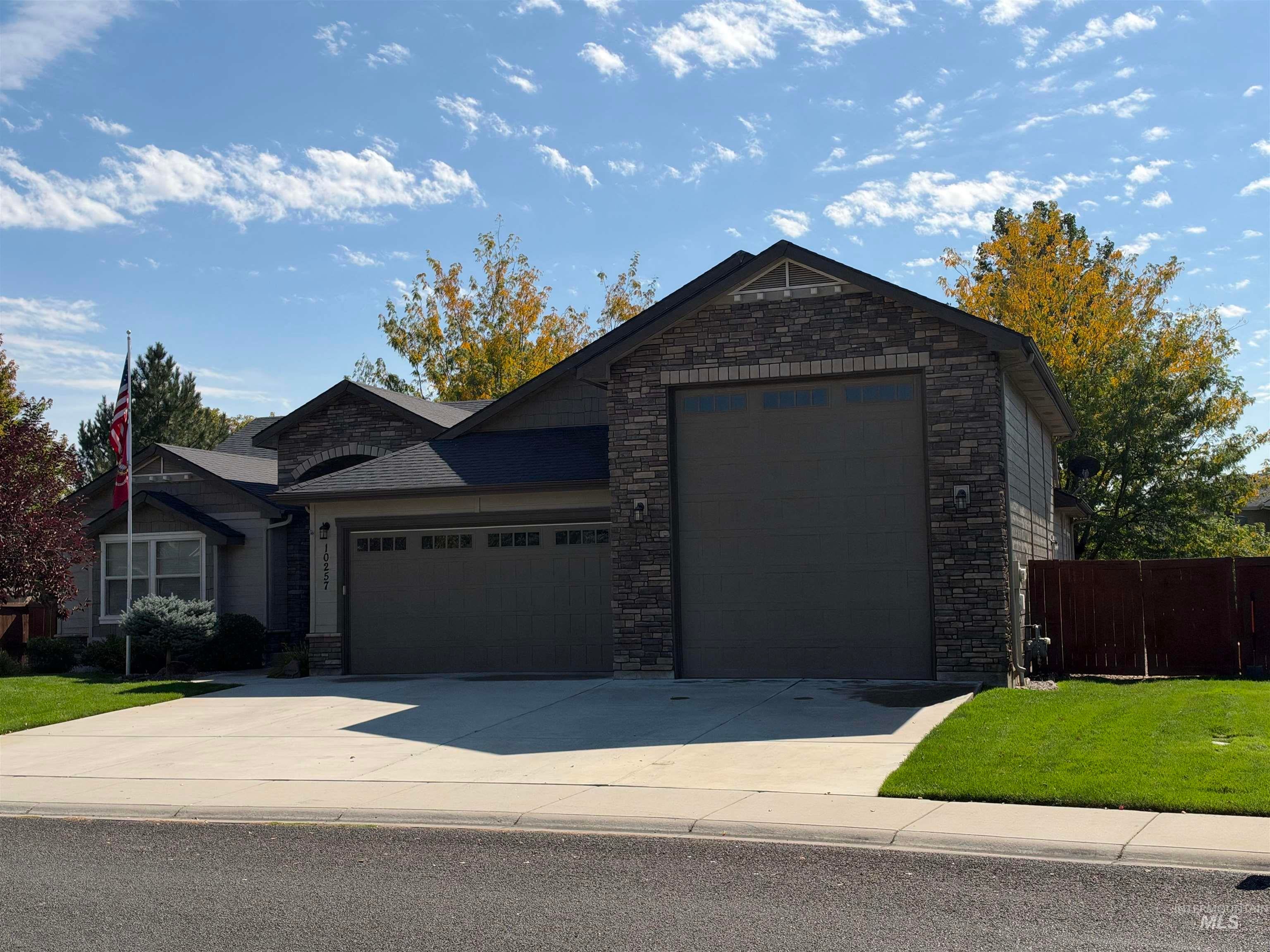 10257 W Chino Dr