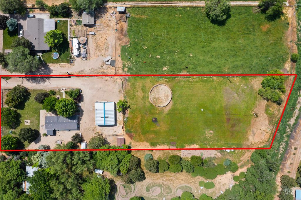 Photo of 24413 Freezeout Rd, Caldwell, ID 83607 (MLS # 98988430)