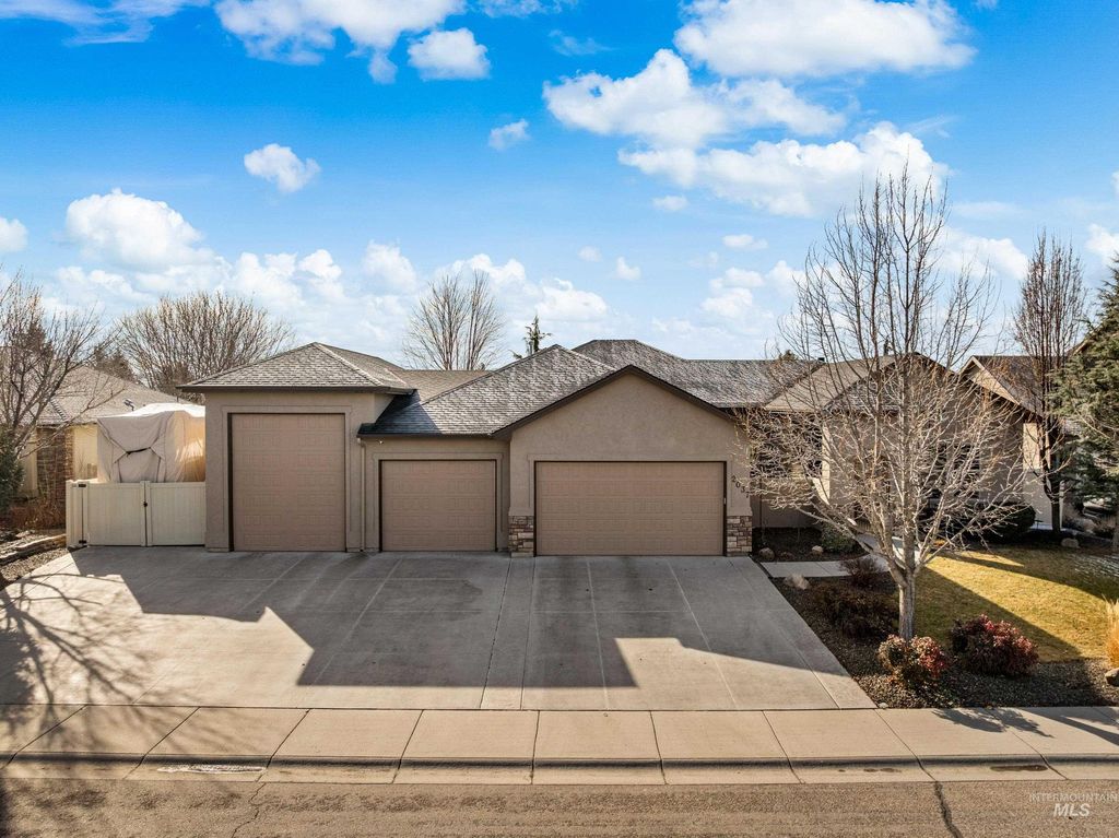 Photo of 2037 W Sagwon Dr, Kuna, ID 83634 (MLS # 98976005)