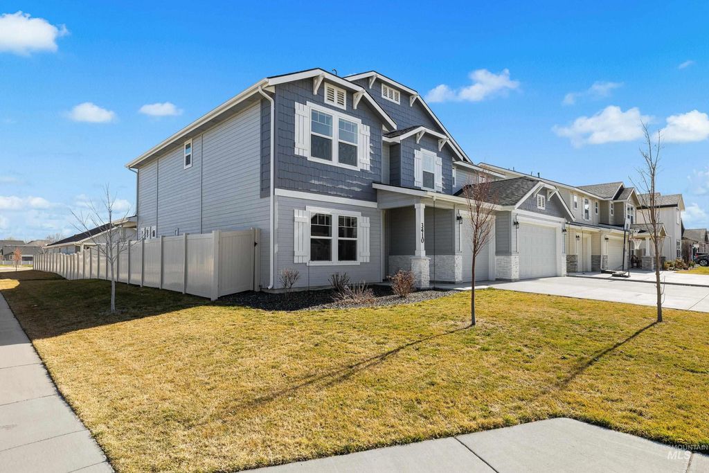 Photo of 3410 S Rosa Parks Way, Nampa, ID 83687 (MLS # 98976978)