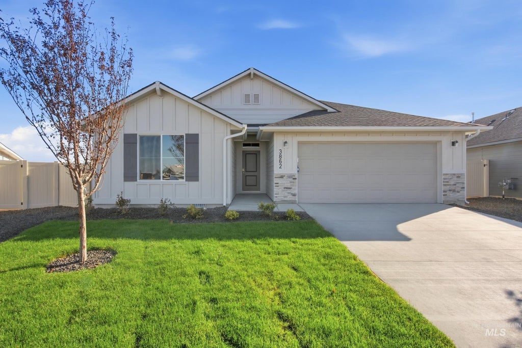 Photo of 3862 E Freedom Tower Dr, Nampa, ID 83686 (MLS # 99000946)