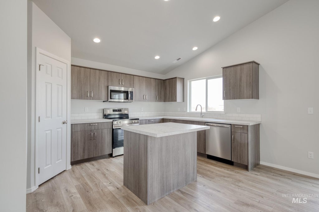 Photo of 3862 E Freedom Tower Dr, Nampa, ID 83686 (MLS # 99000946)