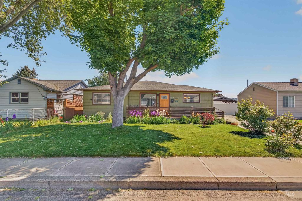Photo of 1241 5th Street, Clarkston, WA 99403 (MLS # 98985894)