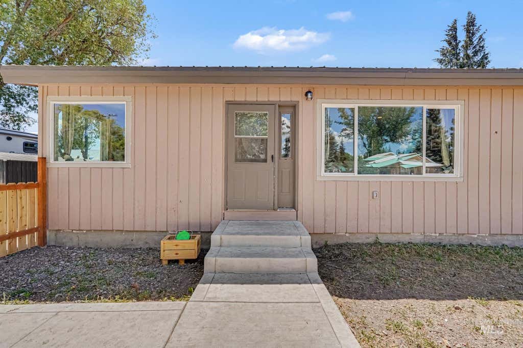 Photo of 114 W Ponderosa, Fairfield, ID 83327 (MLS # 98994430)