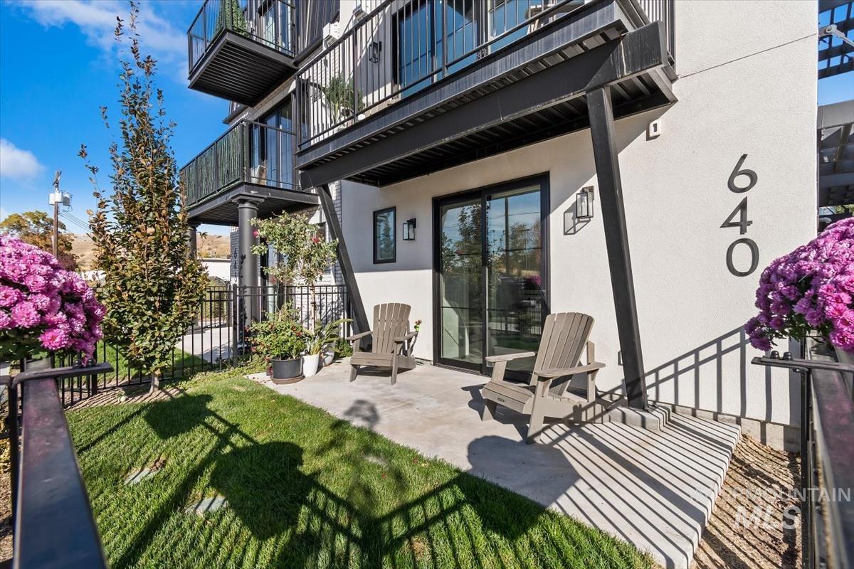 640 N Avenue H Ave.
