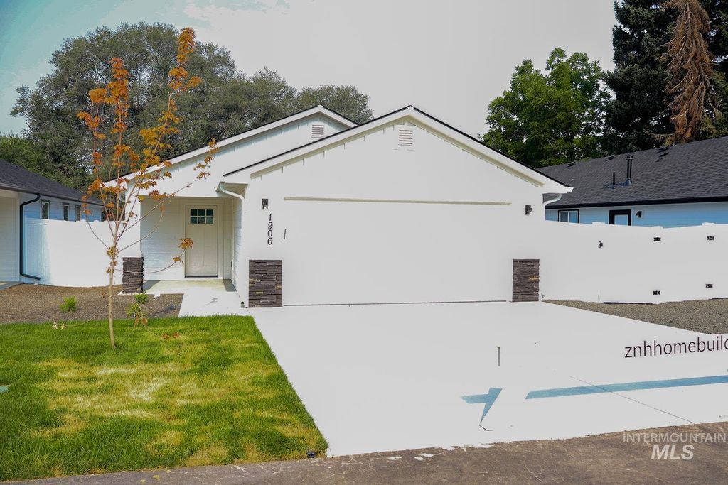 Photo of 1906 Oregon Lane, Caldwell, ID 83605 (MLS # 98994679)