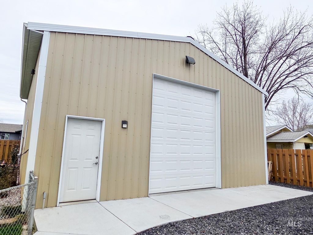 Photo of 636 Bryden Dr, Lewiston, ID 83501 (MLS # 98978412)