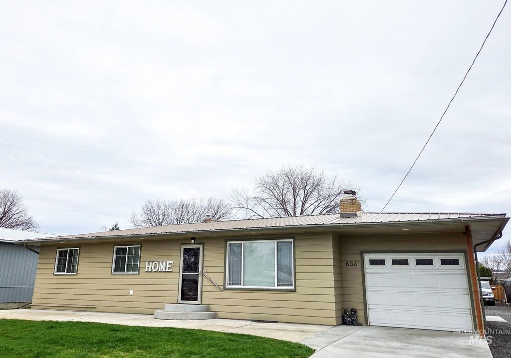 Photo of 636 Bryden Dr, Lewiston, ID 83501 (MLS # 98978412)