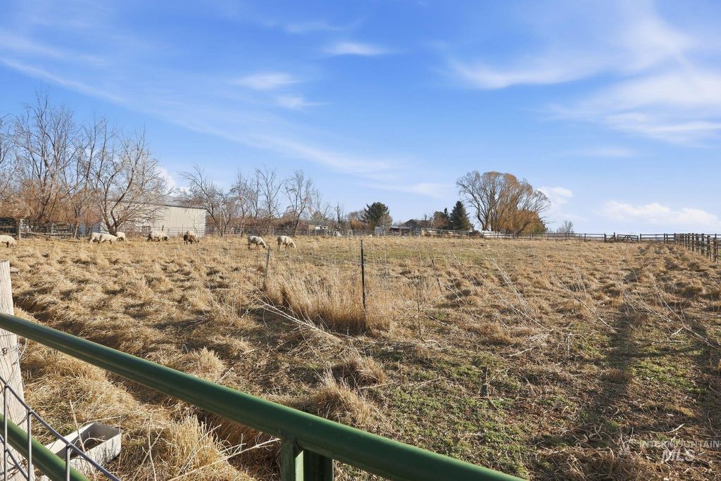 Photo of 3081 E 3400 N, Twin Falls, ID 83301 (MLS # 98972138)