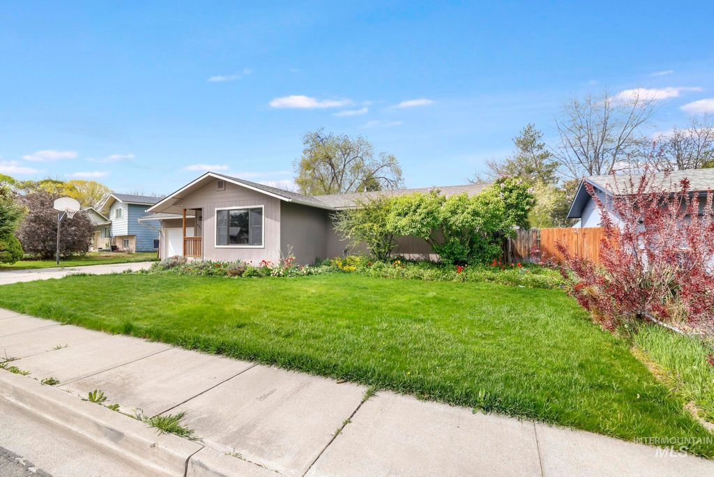 Photo of 837 Capri Drive, Twin Falls, ID 83301 (MLS # 98982791)