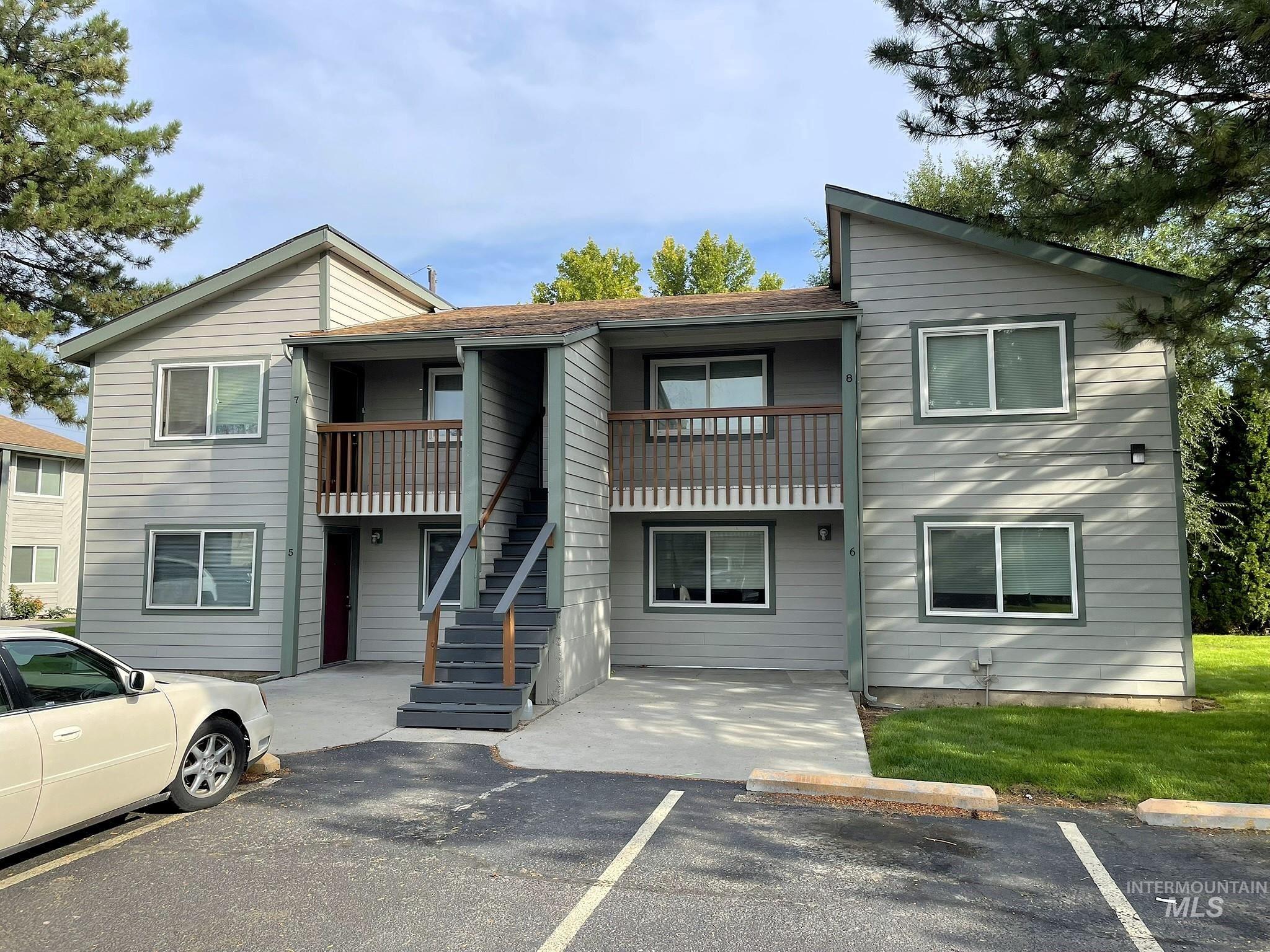 1017 S Maple