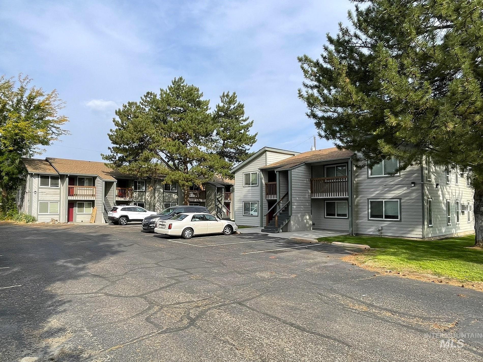 1017 S Maple