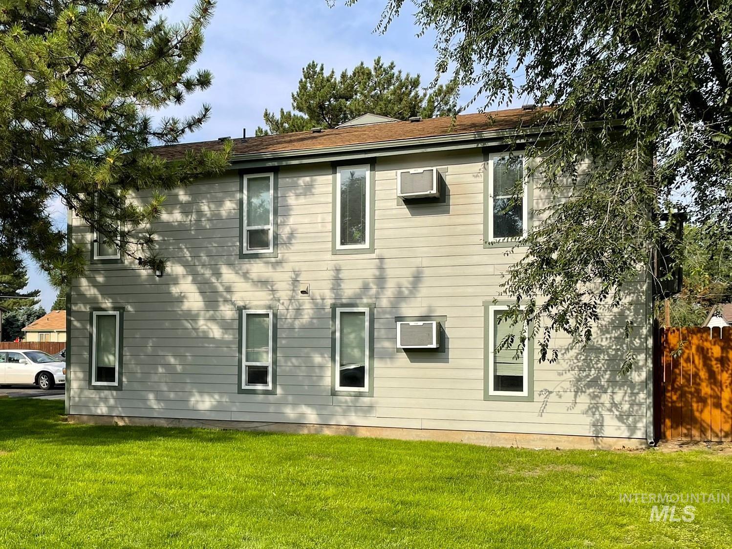 1017 S Maple