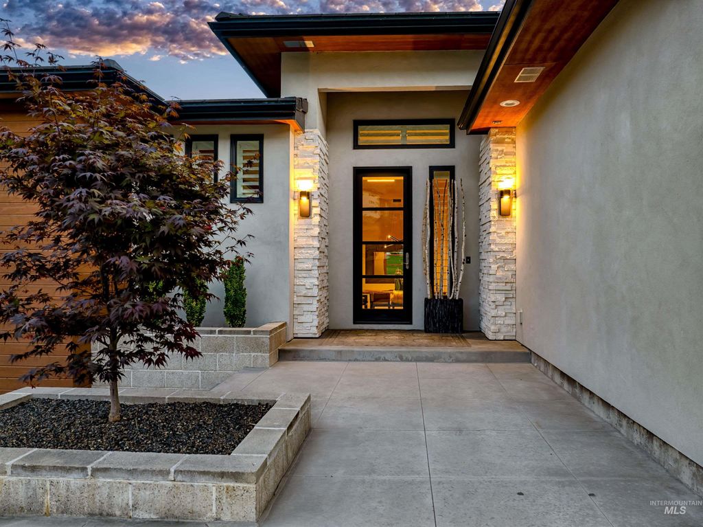 Photo of 3523 E Via Estancia Lane, Boise, ID 83716 (MLS # 98964654)