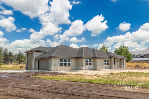 Photo of 2940 Cottonwood Ln, Emmett, ID 83617 (MLS # 98997073)