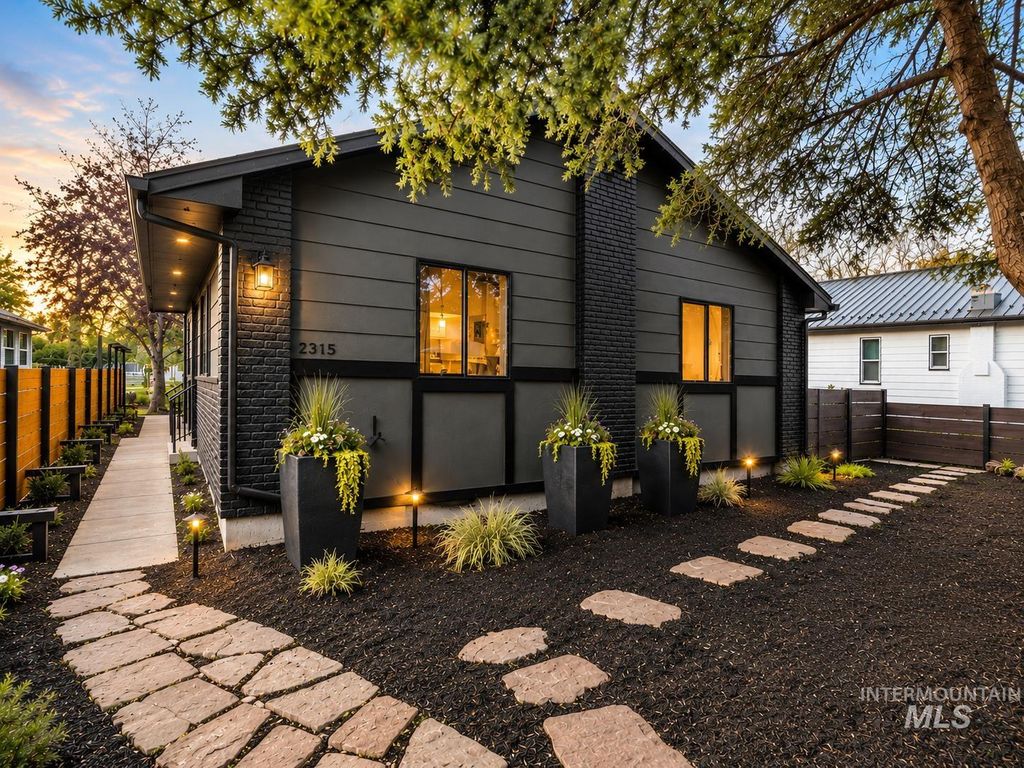 Photo of 2315 N 23rd St, Boise, ID 83702 (MLS # 98985481)