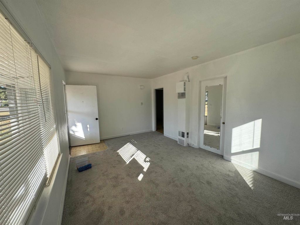 Photo of 660 SW 2nd St, Ontario, OR 97914 (MLS # 98926710)