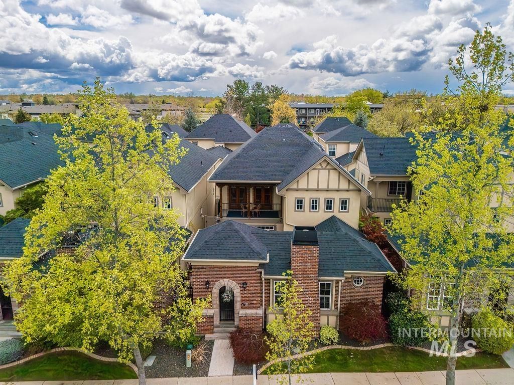 Photo of 253 E Wexford Ln, Eagle, ID 83616 (MLS # 98982598)