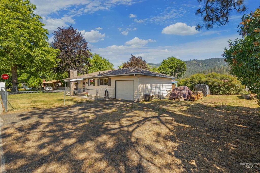 Photo of 12779 Vista Ave, Orofino, ID 83544 (MLS # 98990209)