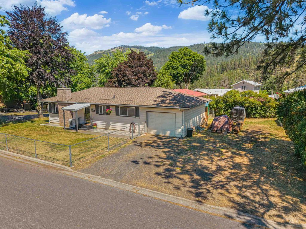 Photo of 12779 Vista Ave, Orofino, ID 83544 (MLS # 98990209)