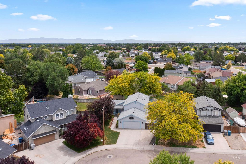 Photo of 2920 Myrtlewood Way, Nampa, ID 83686 (MLS # 98990962)