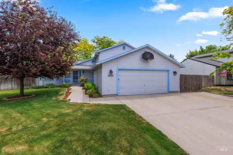 Photo of 2920 Myrtlewood Way, Nampa, ID 83686 (MLS # 98990962)