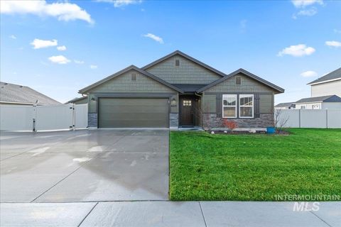 Photo of 625 SW Inby St, Mountain Home, ID 83647 (MLS # 98967918)