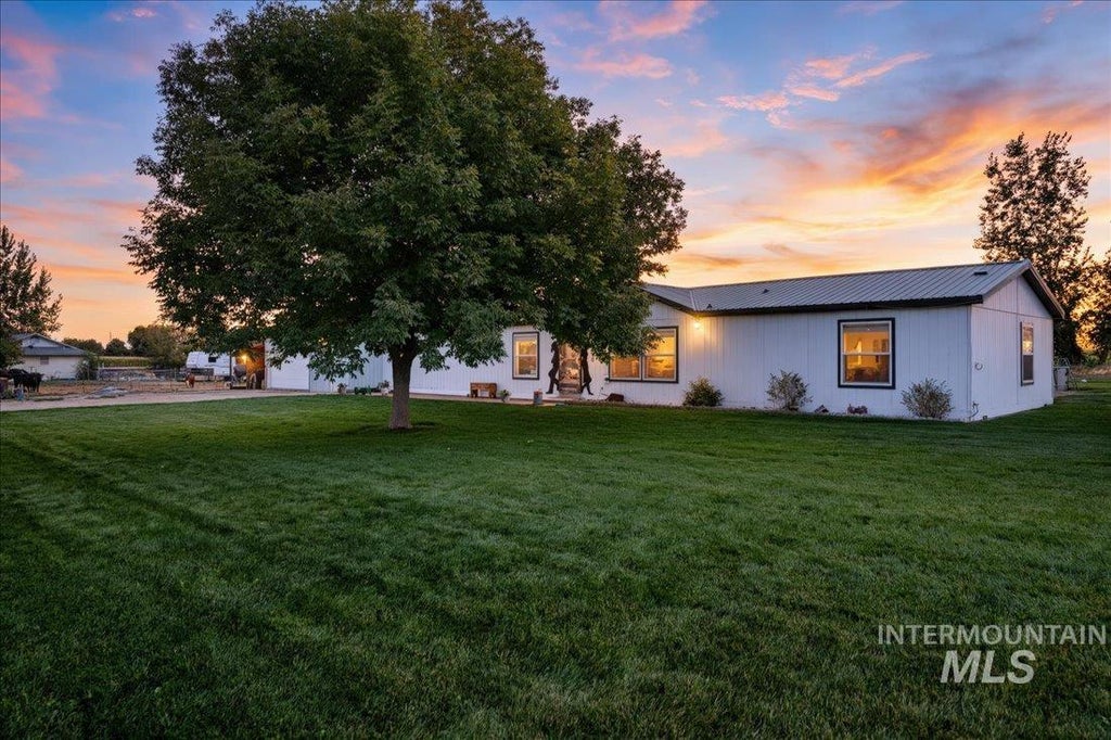 Photo of 32400 Nichol Lane, Parma, ID 83660 (MLS # 99001656)