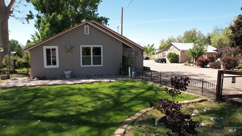 Photo of 2133 Hollywood Blvd, Emmett, ID 83617 (MLS # 98979711)