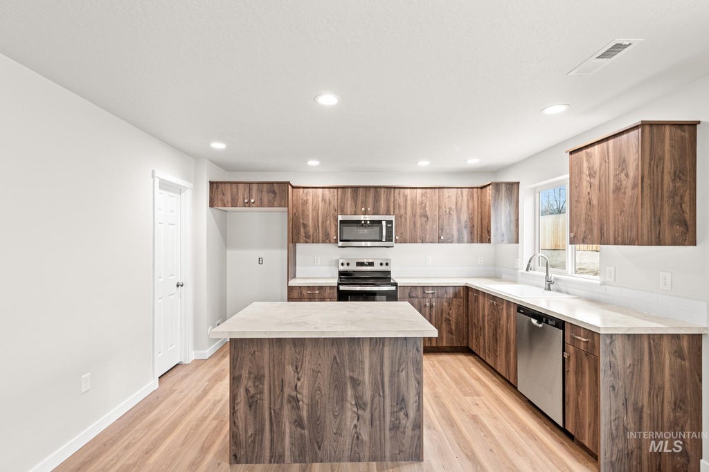 Photo of 1452 Sunday River St, Middleton, ID 83644 (MLS # 98994545)