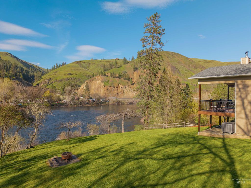 Photo of 716 State St, Kooskia, ID 83539 (MLS # 98981835)