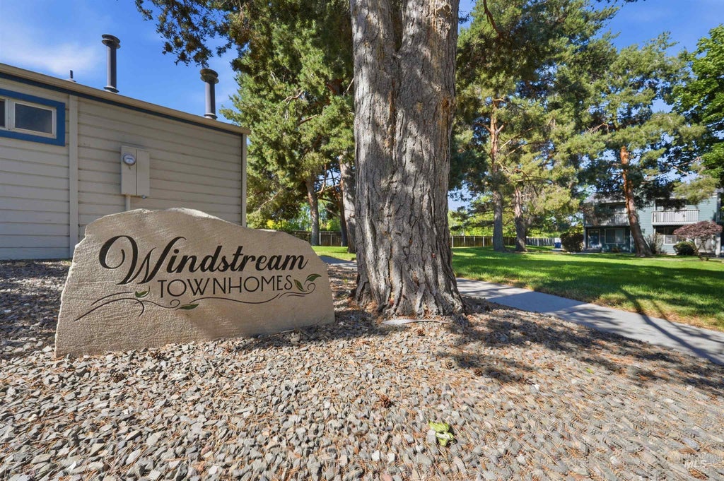Photo of 1841 E Old Saybrook Ln, Boise, ID 83706 (MLS # 98990546)