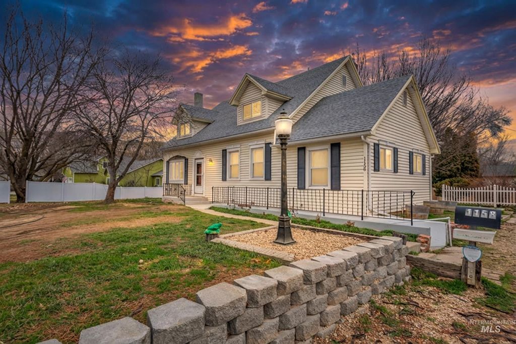 Photo of 1158 S Powerline Rd, Nampa, ID 83686 (MLS # 98972461)