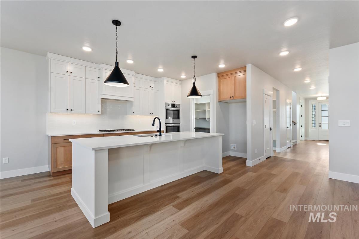 4593 N Alameda Creek Ave