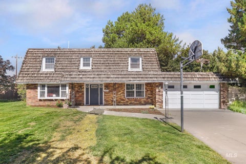 Photo of 1059 Pinewood Cir, Twin Falls, ID 83301 (MLS # 98992568)