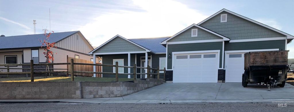 Photo of 885 S Iowa Ave, Payette, ID 83661 (MLS # 98967868)