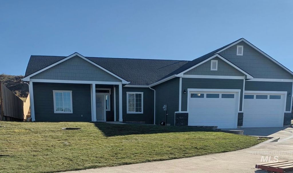 Photo of 885 S Iowa Ave, Payette, ID 83661 (MLS # 98967868)