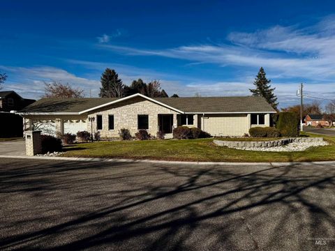 Photo of 1142 Fairview Ave, Rupert, ID 83350 (MLS # 98968054)