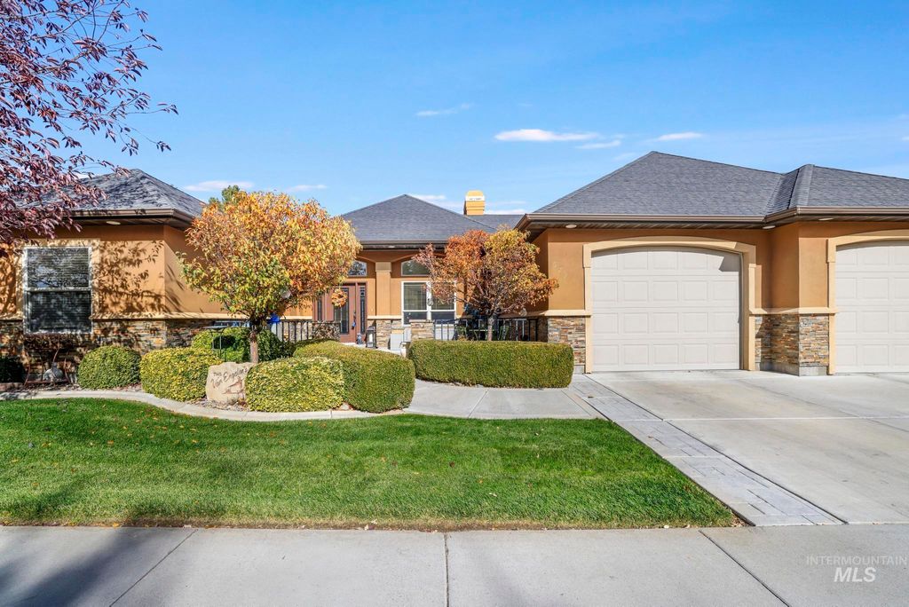 Photo of 675 Canyon Park Ave, Twin Falls, ID 83301 (MLS # 98966385)