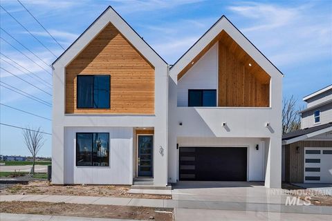 Photo of 29 N Feather Reed Ave, Meridian, ID 83642 (MLS # 98981004)