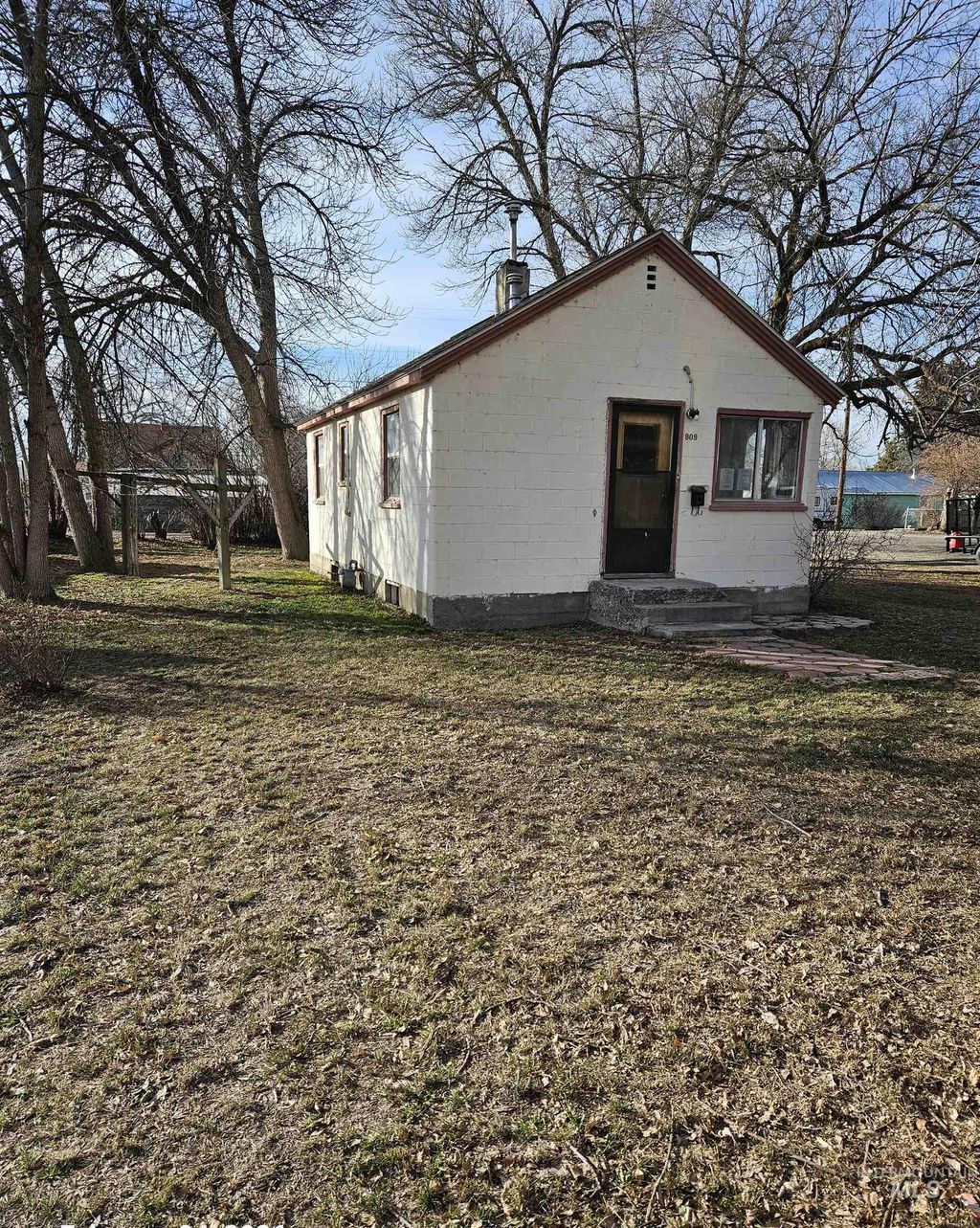 Photo of 909 Oregon St, Gooding, ID 83330 (MLS # 98974223)