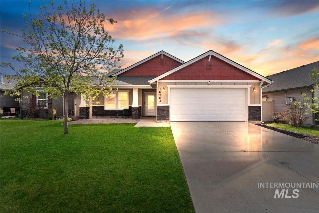 Photo of 16763 N Dartmouth Ave, Nampa, ID 83687 (MLS # 98981297)