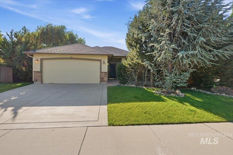Photo of 940 S Sockeye Way, Meridian, ID 83642 (MLS # 98989943)
