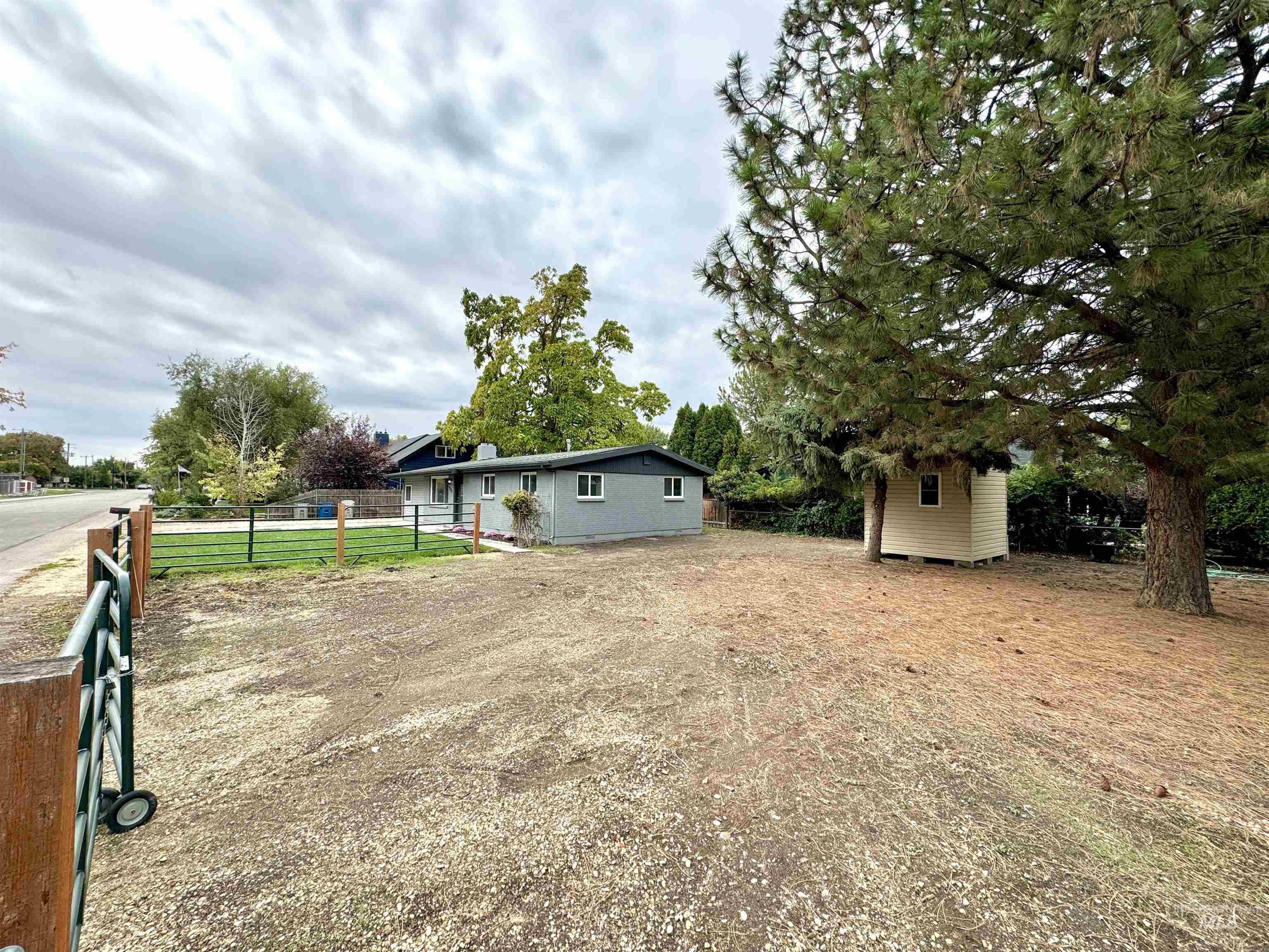 View of yard with an outbuilding